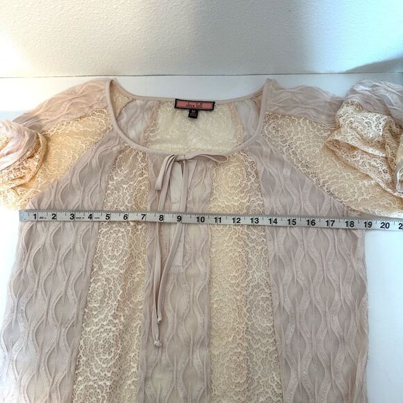 Y2K Olive Hill Sparkly Lace Ivory Blouse Size Medium - Picture 9 of 9